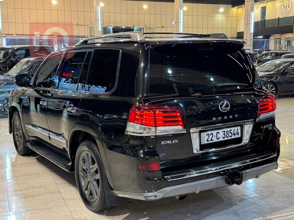 Lexus LX